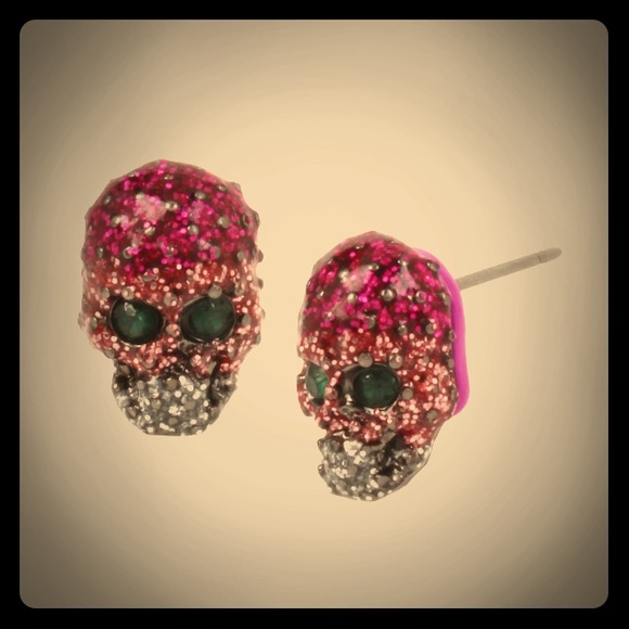 NWT Betsey Johnson glitter skull stud earrings - Picture 6 of 8